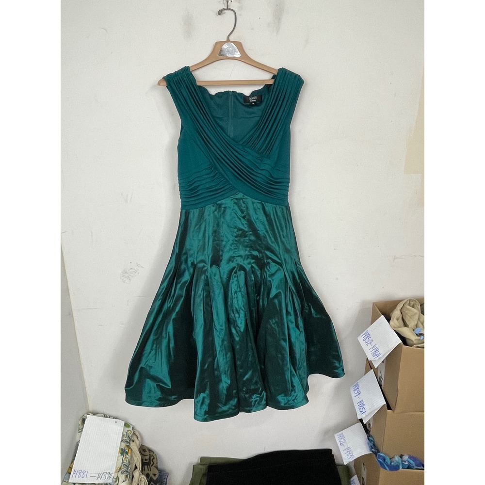 Tadashi Collection Emerald Green Pleated Satin Fit & Flare Cocktail Dress 10